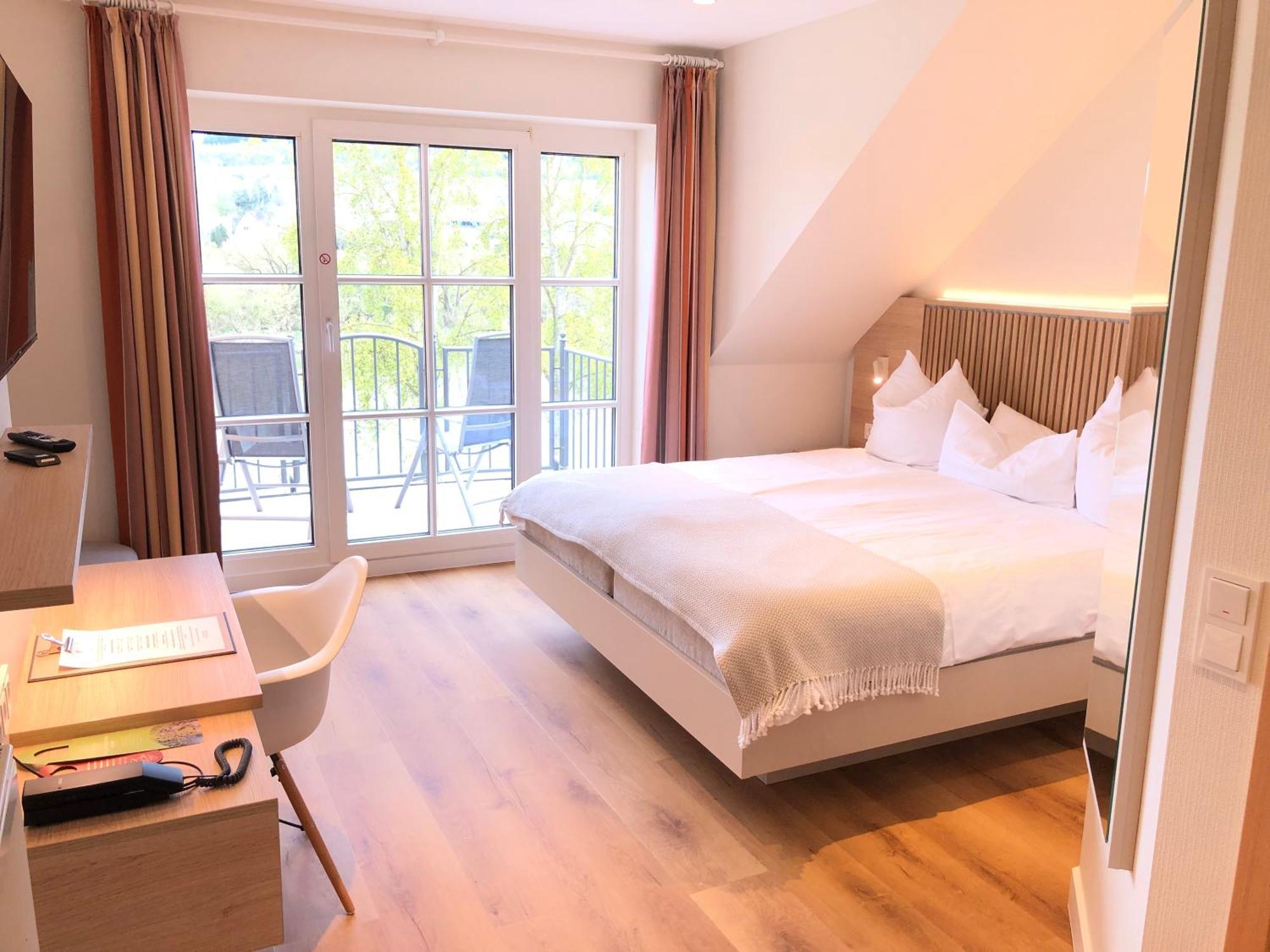 Hotel Zur Traube Ürzig Dış mekan fotoğraf