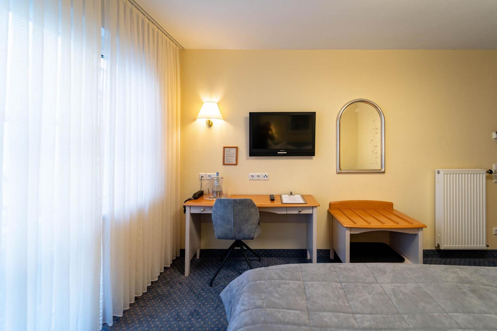 Hotel Zur Traube Ürzig Oda fotoğraf